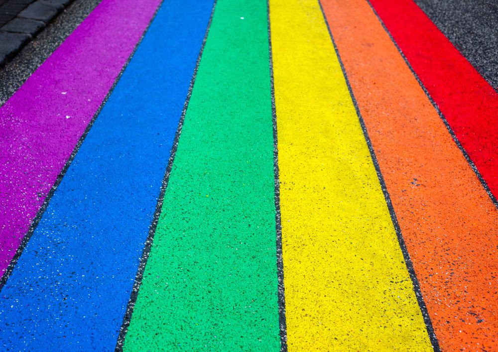 Das Bild zeigt die Regenbogen -Farben der LGBT-Bewegung